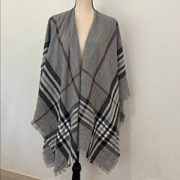 V. FRAAS Accessories - V Fraas Plaid Ruana Wrap Open Shawl Cape Poncho One Size made in Germany